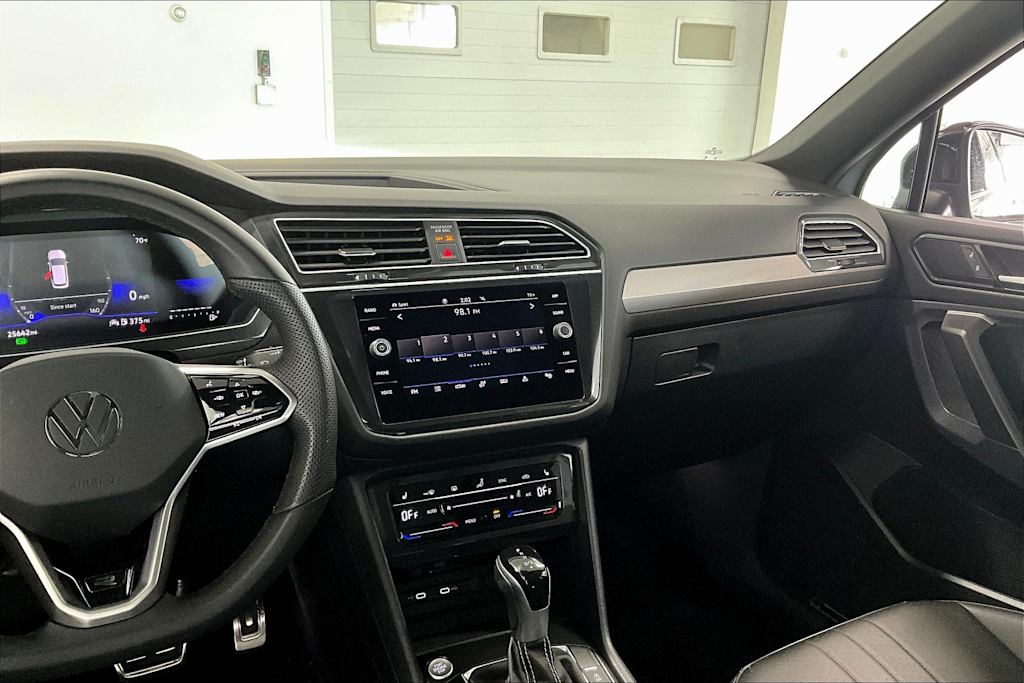 Thumbnail: 2024 Volkswagen Tiguan - 14