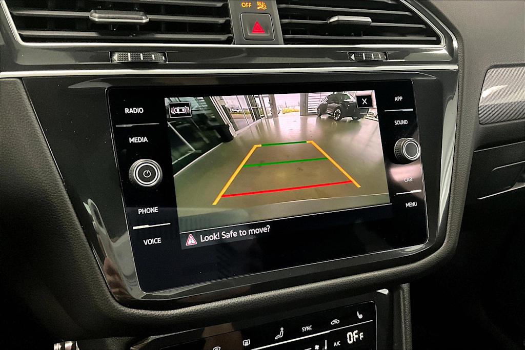 Thumbnail: 2024 Volkswagen Tiguan - 24