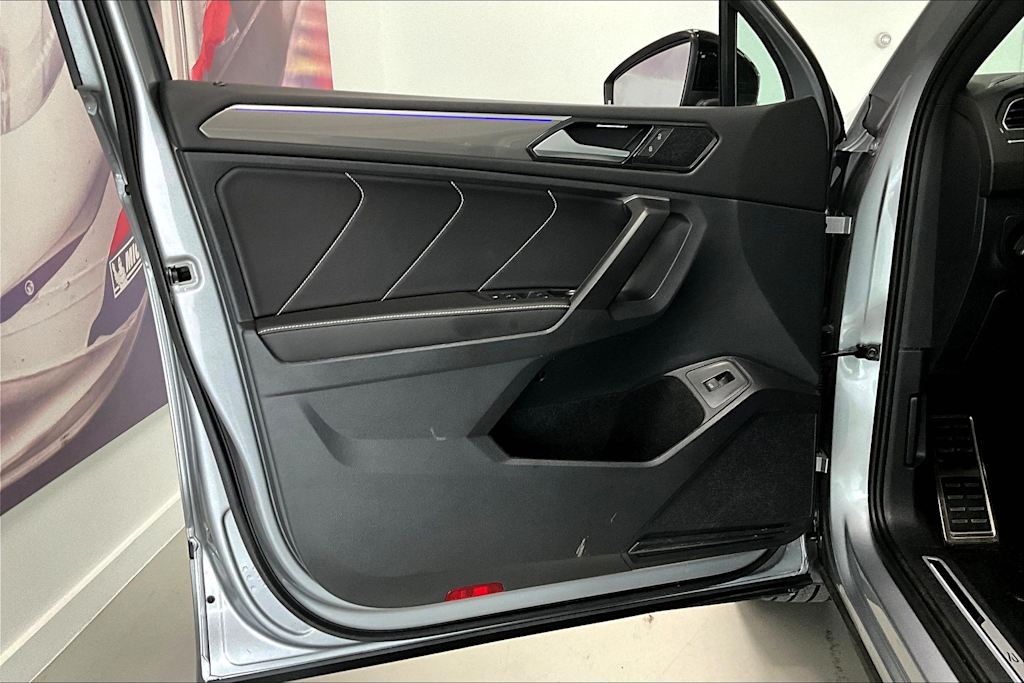 Thumbnail: 2024 Volkswagen Tiguan - 25