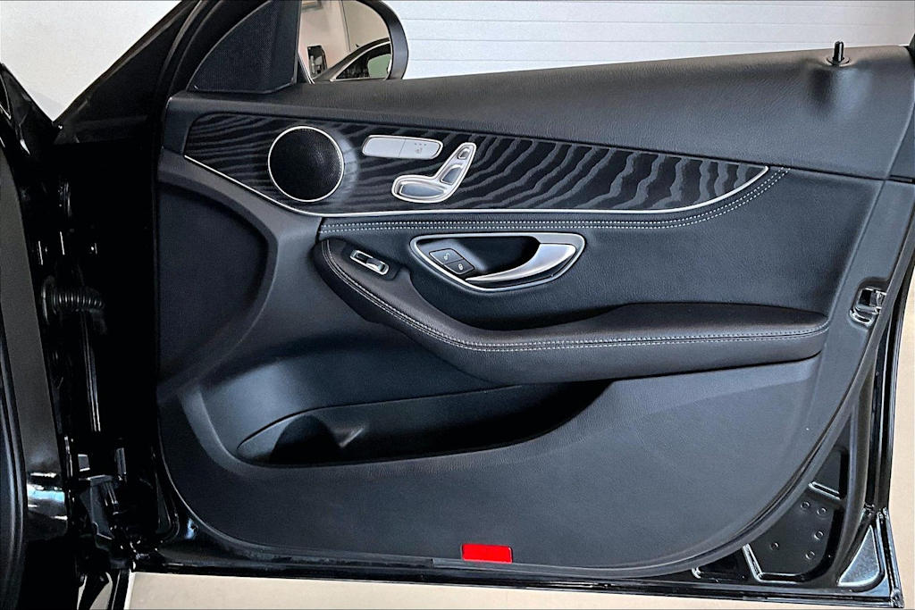 Thumbnail: 2016 Mercedes-Benz C-Class - 25