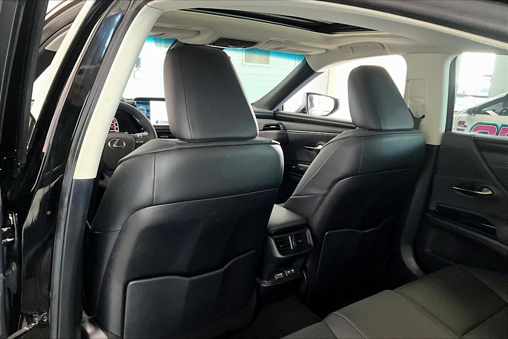 Thumbnail: 2023 Lexus ES - 11