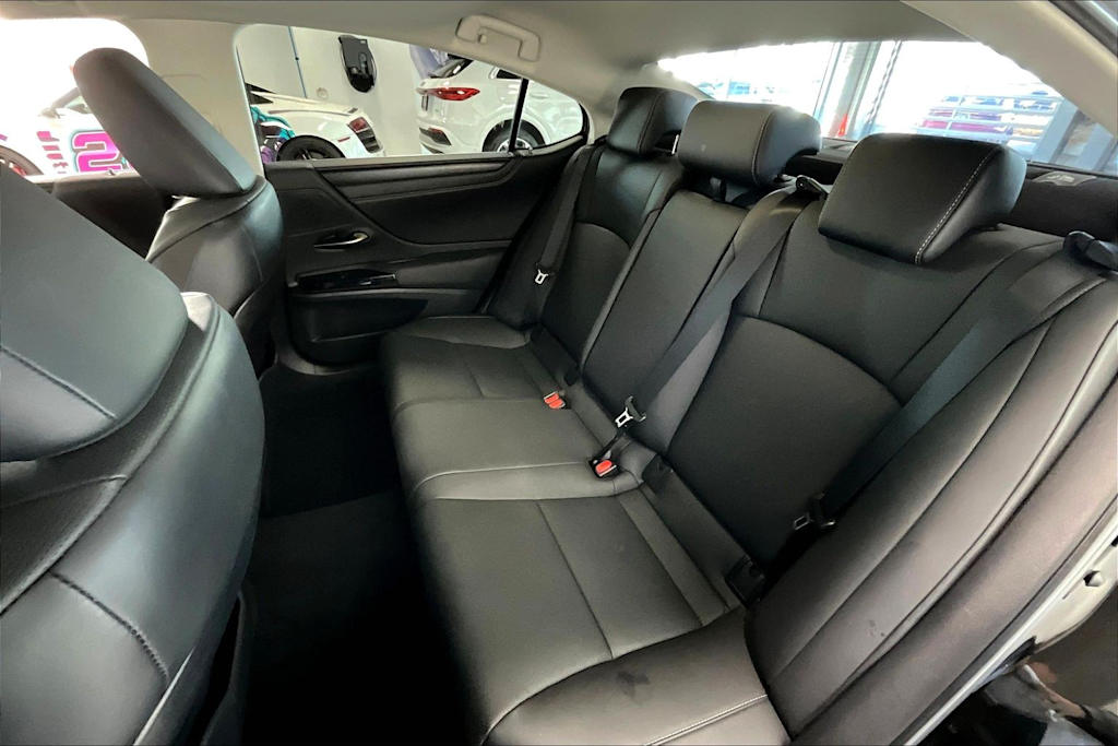 Thumbnail: 2023 Lexus ES - 27