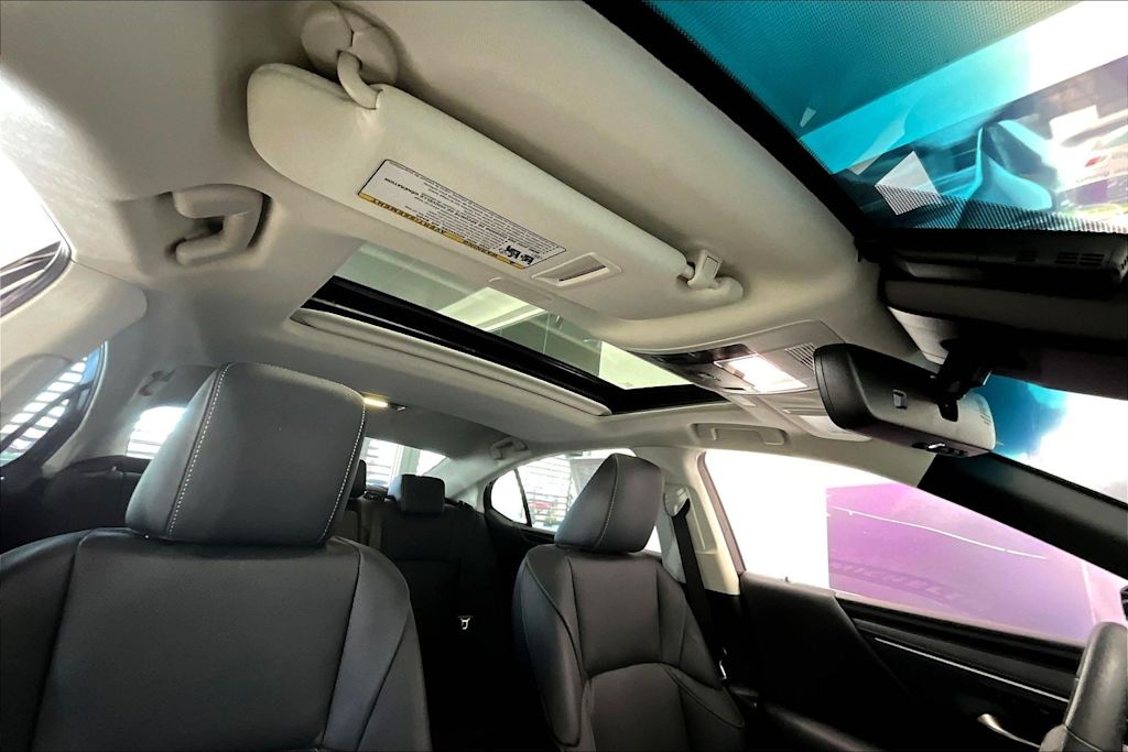 Thumbnail: 2023 Lexus ES - 28