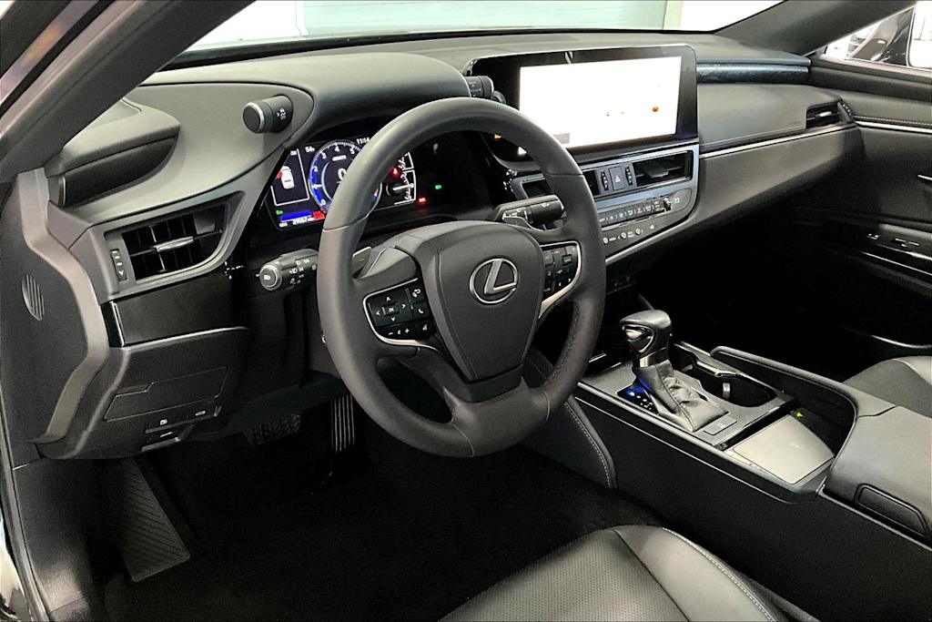 Thumbnail: 2023 Lexus ES - 2
