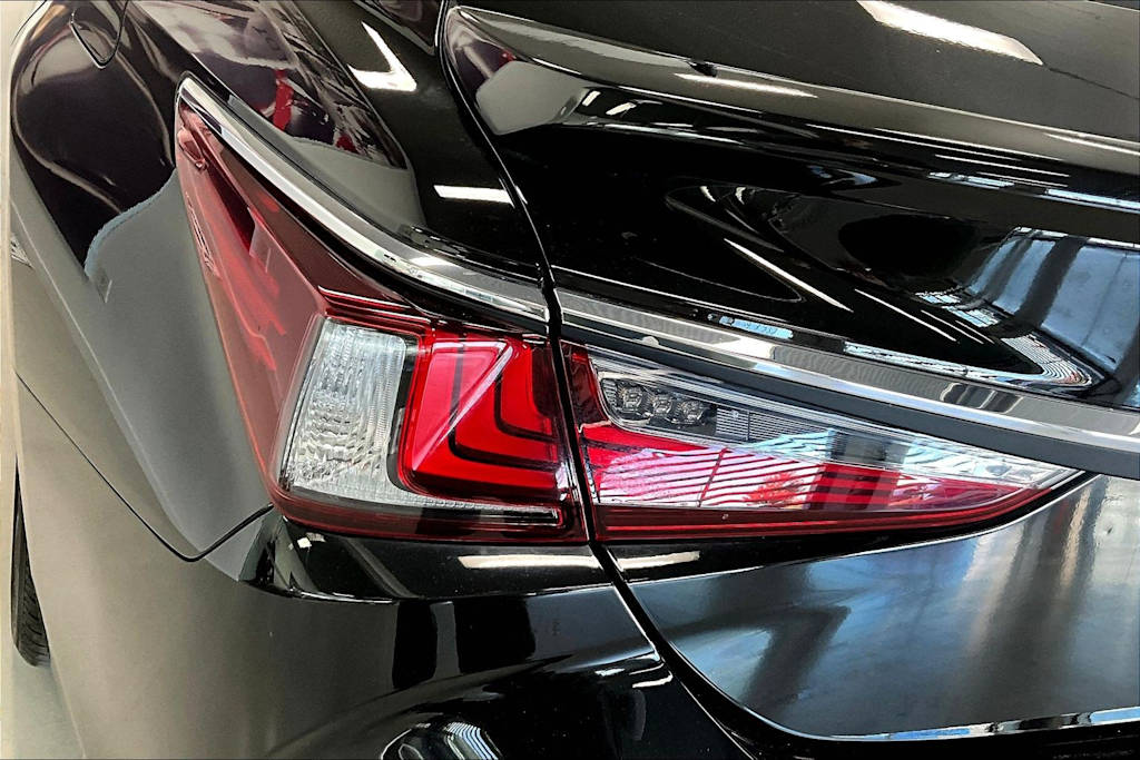 Thumbnail: 2023 Lexus ES - 30