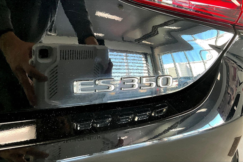 Thumbnail: 2023 Lexus ES - 6