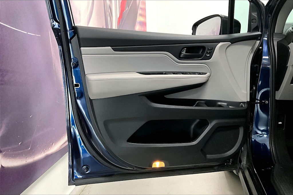 Thumbnail: 2023 Honda Odyssey - 24