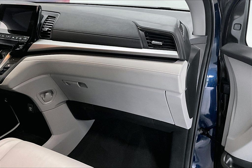 Thumbnail: 2023 Honda Odyssey - 21