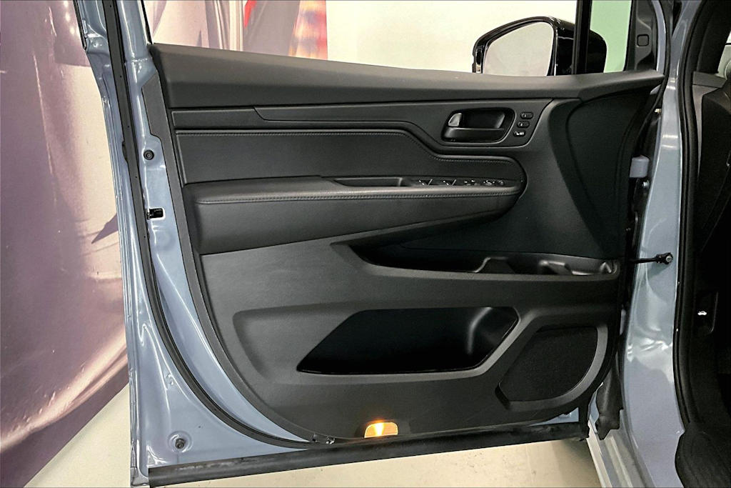Thumbnail: 2023 Honda Odyssey - 25