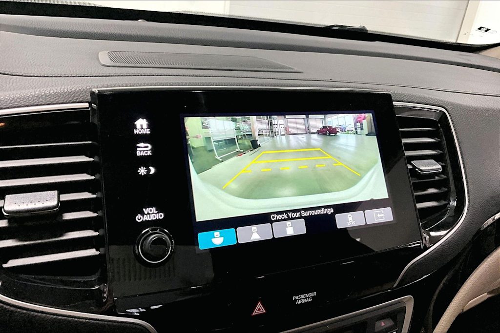 Thumbnail: 2019 Honda Pilot - 15