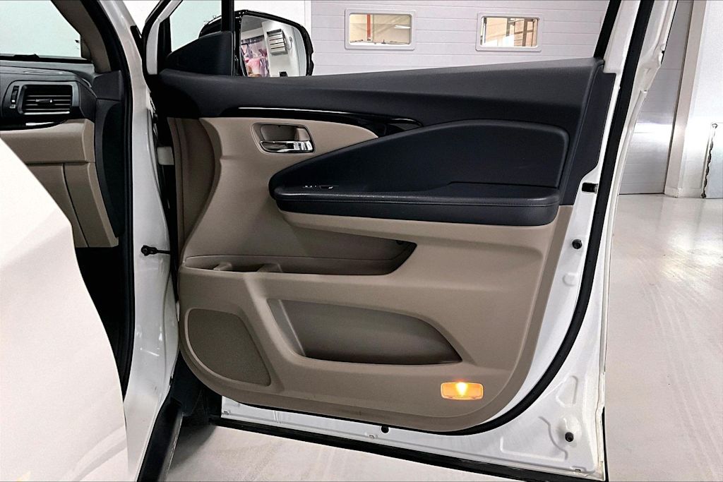 Thumbnail: 2019 Honda Pilot - 26