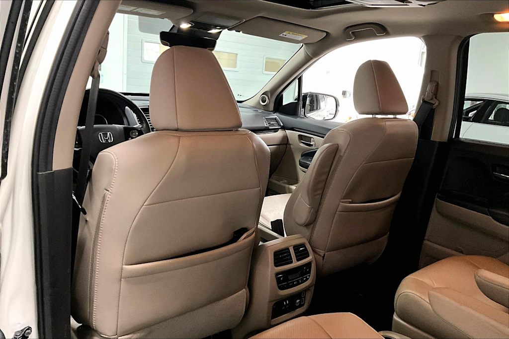 Thumbnail: 2019 Honda Pilot - 12