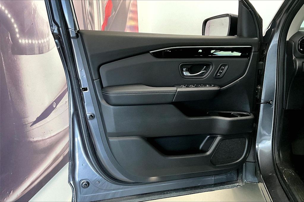 Thumbnail: 2025 Honda Pilot - 25