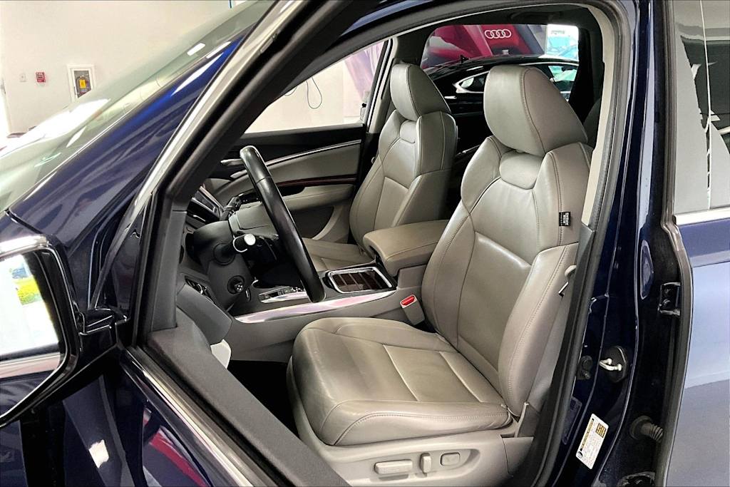 Thumbnail: 2017 Acura MDX - 8