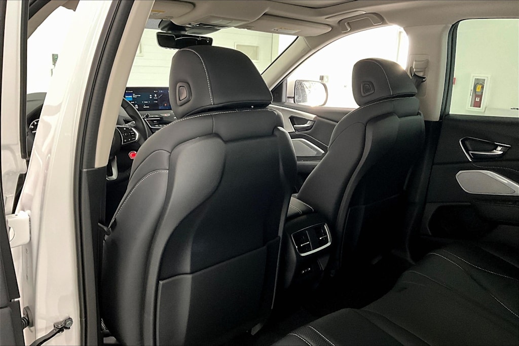 Thumbnail: 2025 Acura RDX - 13