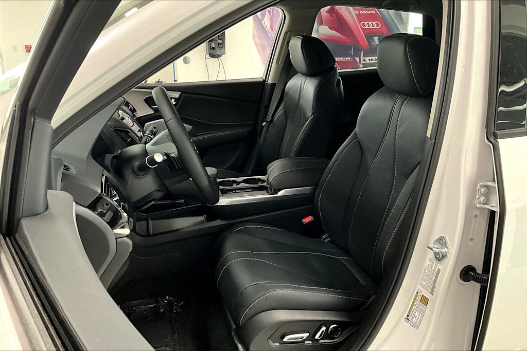 Thumbnail: 2025 Acura RDX - 11