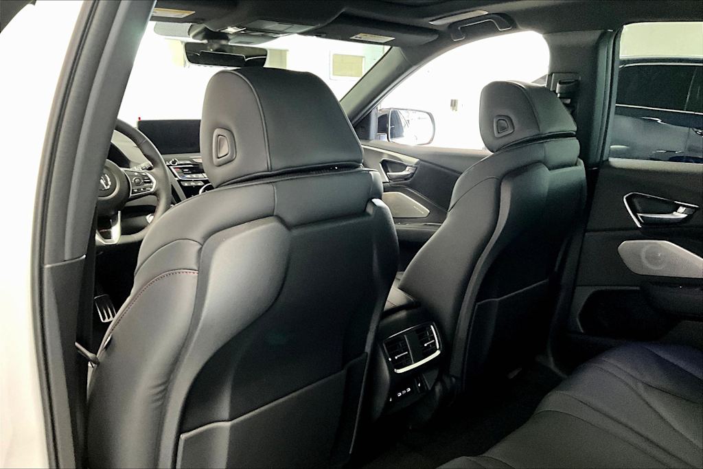 Thumbnail: 2025 Acura RDX - 12