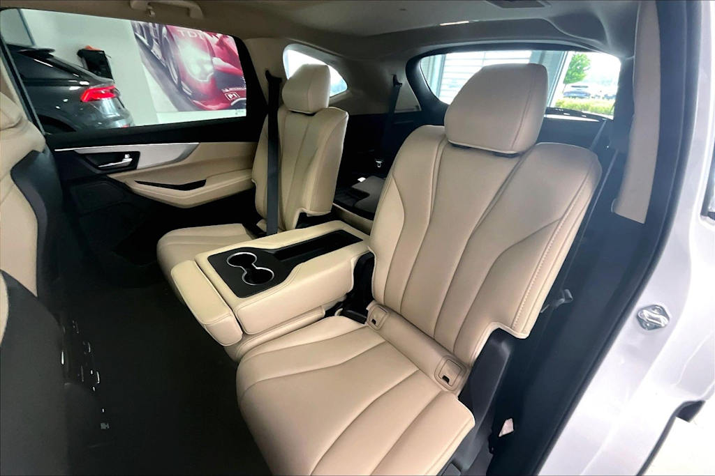 Thumbnail: 2025 Acura MDX - 26