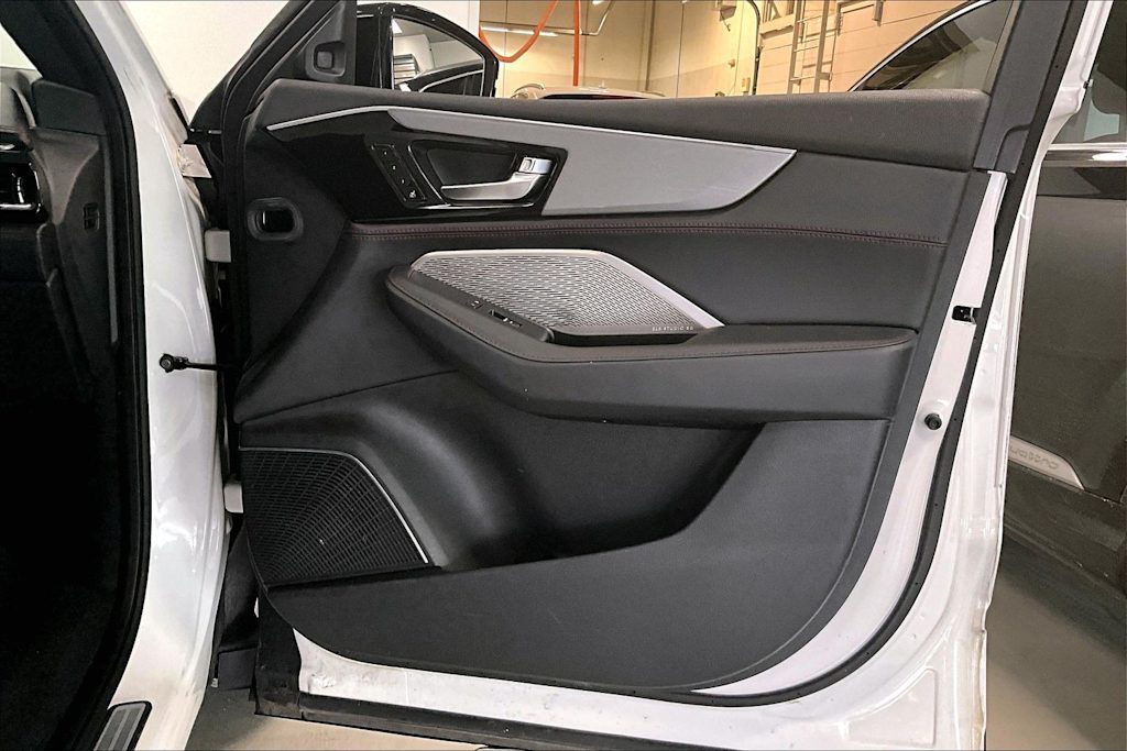 Thumbnail: 2023 Acura MDX - 26