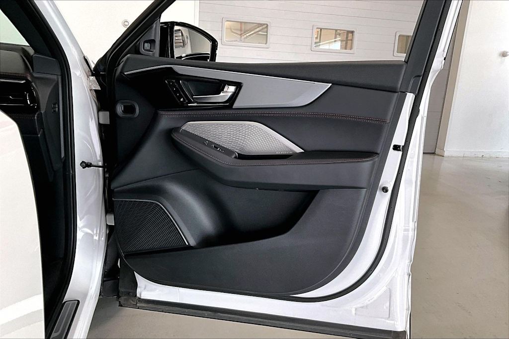 Thumbnail: 2023 Acura MDX - 26