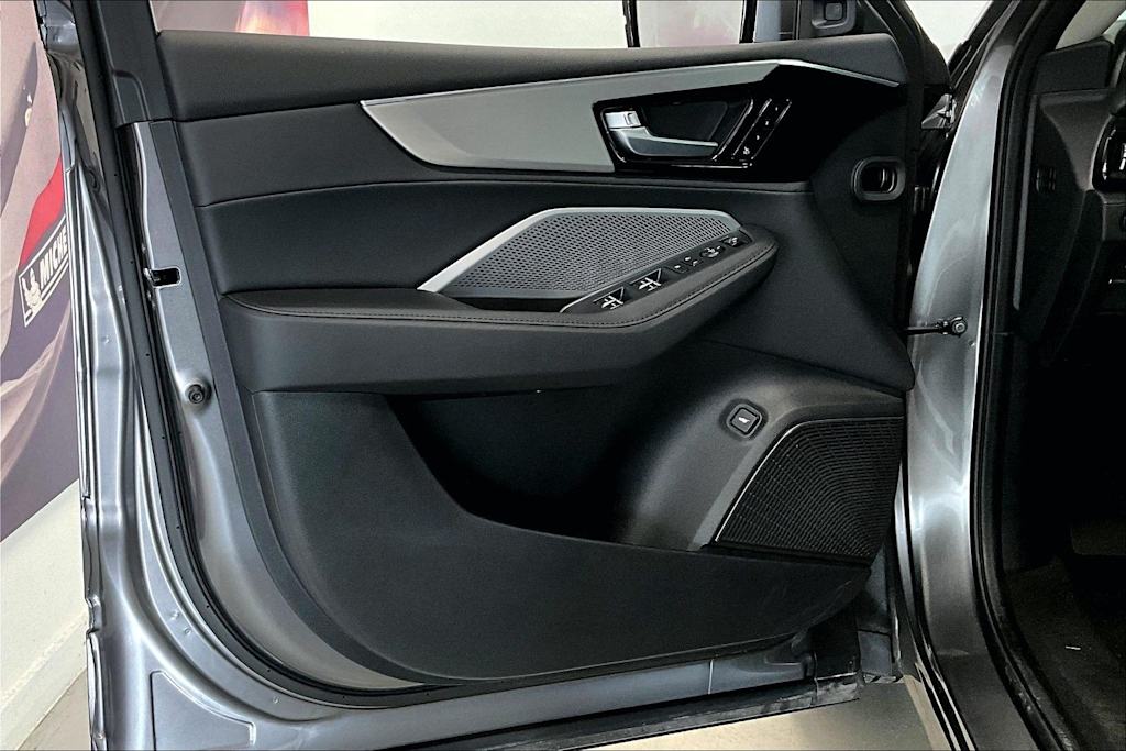 Thumbnail: 2025 Acura MDX - 25