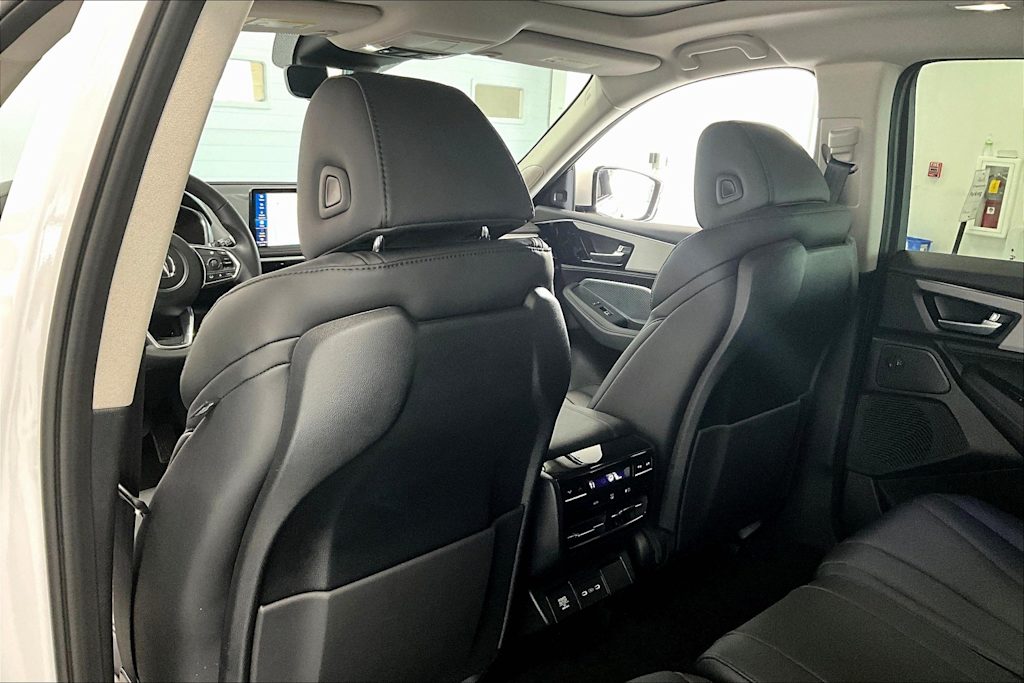 2025 Acura MDX Base 12