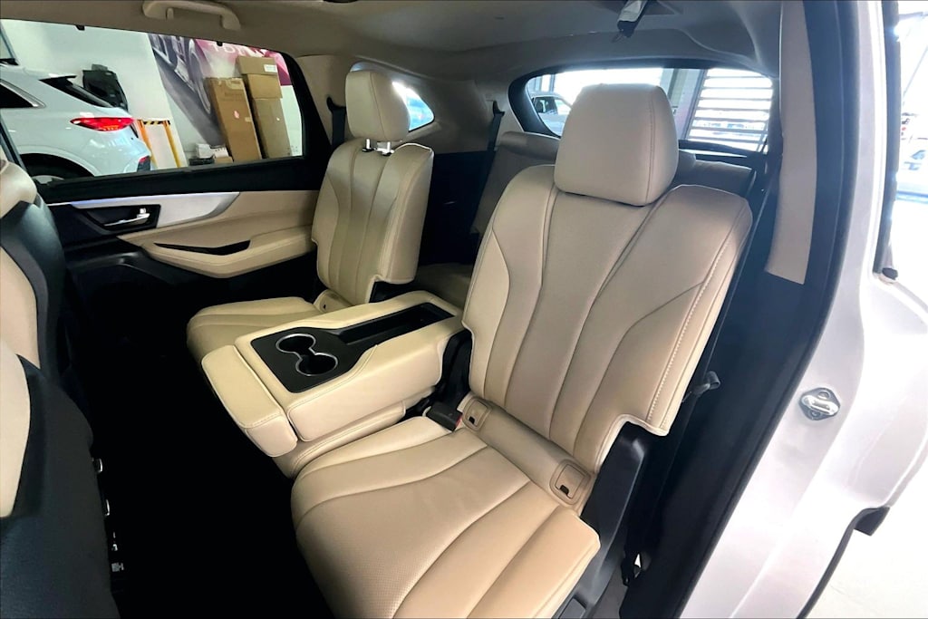 Thumbnail: 2023 Acura MDX - 27