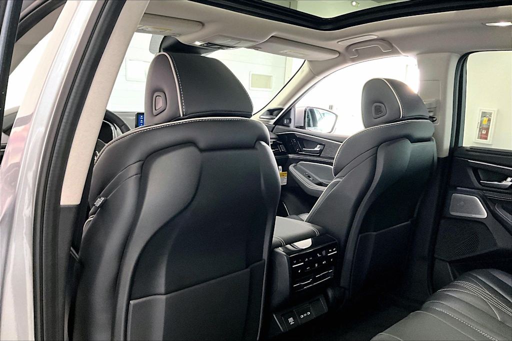 Thumbnail: 2026 Acura MDX - 11