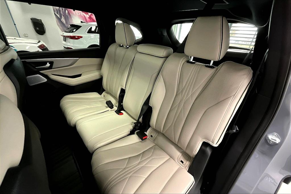 Thumbnail: 2026 Acura MDX - 20