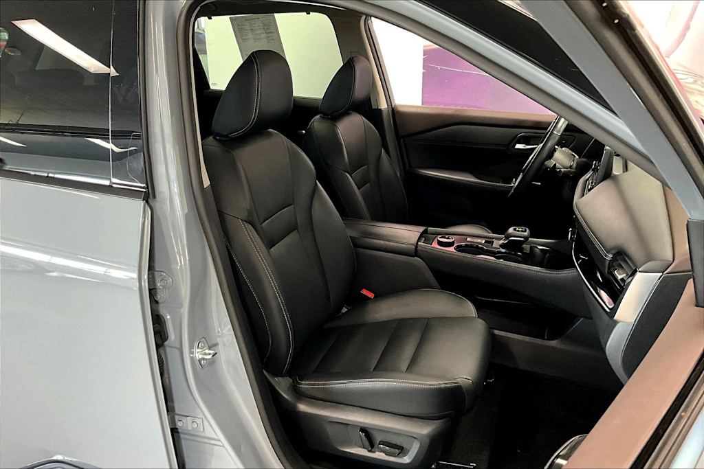 Thumbnail: 2023 Nissan Rogue - 11