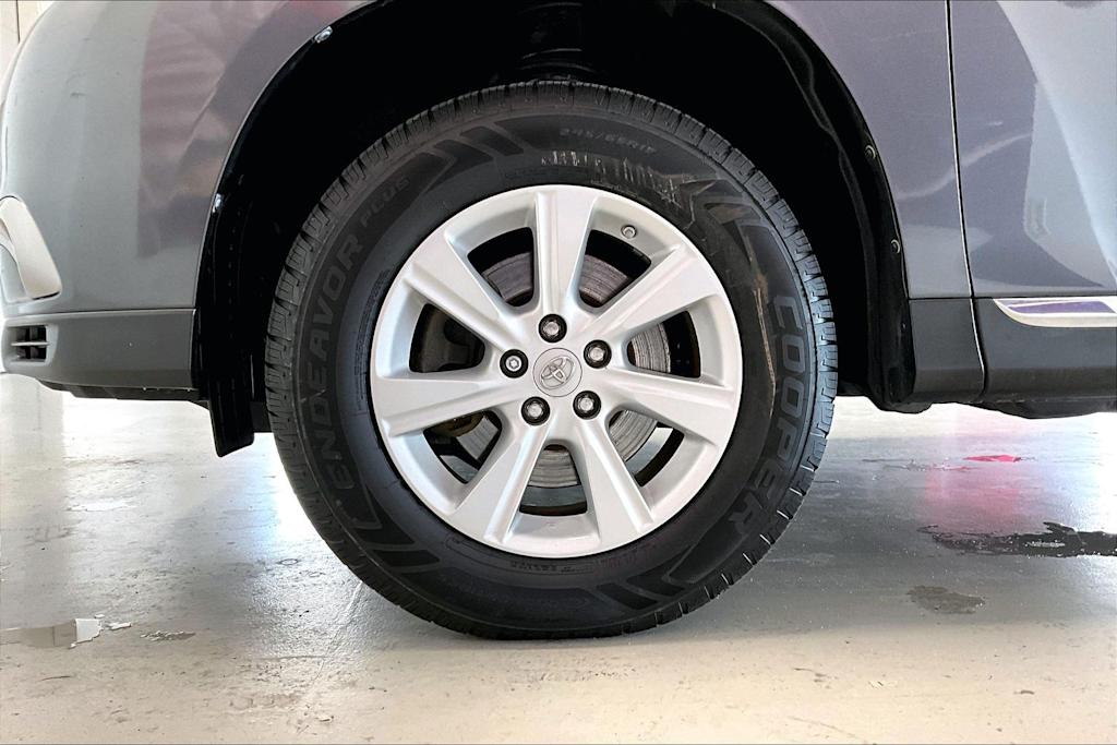 Thumbnail: 2013 Toyota Highlander - 8