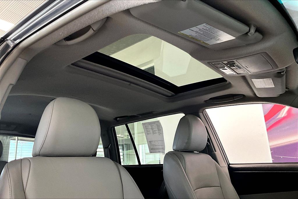 Thumbnail: 2013 Toyota Highlander - 26