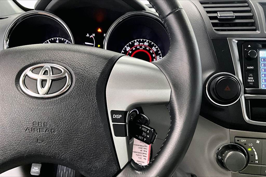 Thumbnail: 2013 Toyota Highlander - 22