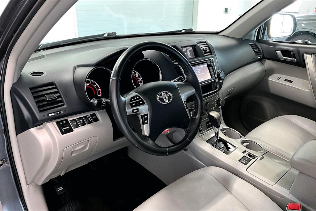 Thumbnail: 2013 Toyota Highlander - 2