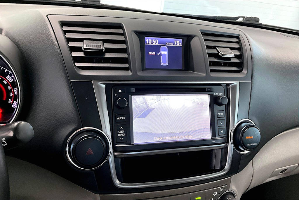 Thumbnail: 2013 Toyota Highlander - 15
