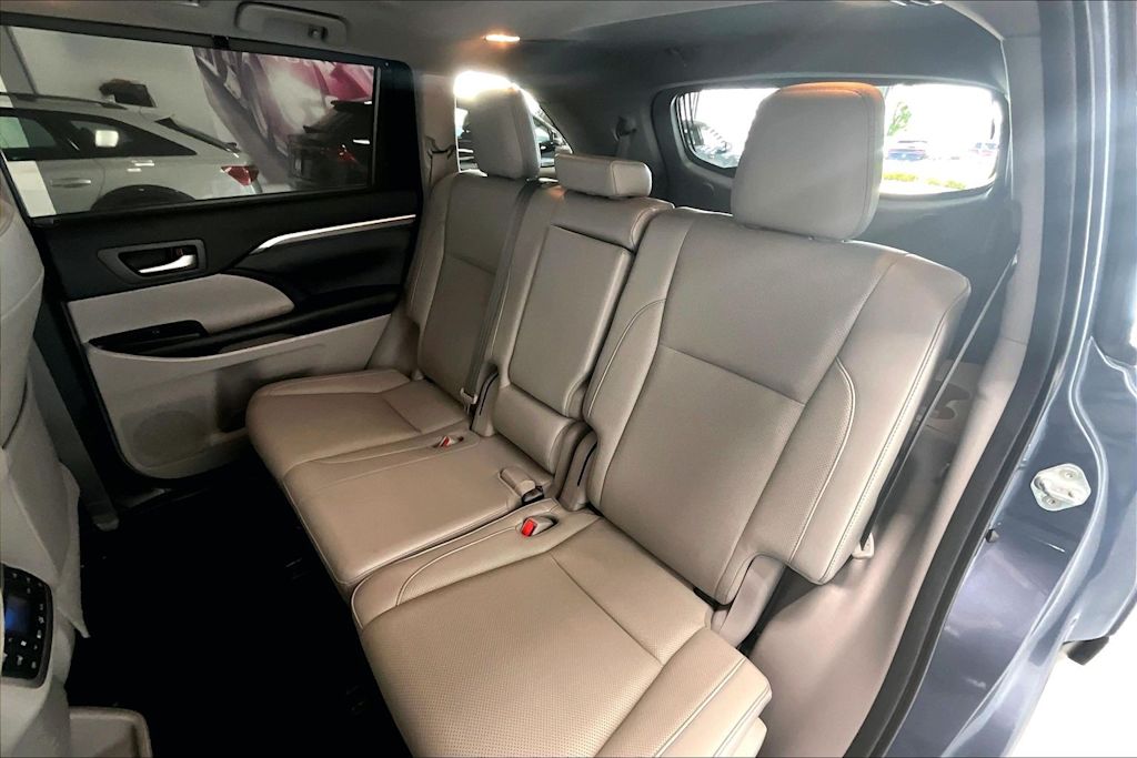 Thumbnail: 2019 Toyota Highlander - 27