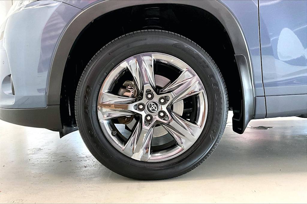Thumbnail: 2019 Toyota Highlander - 8