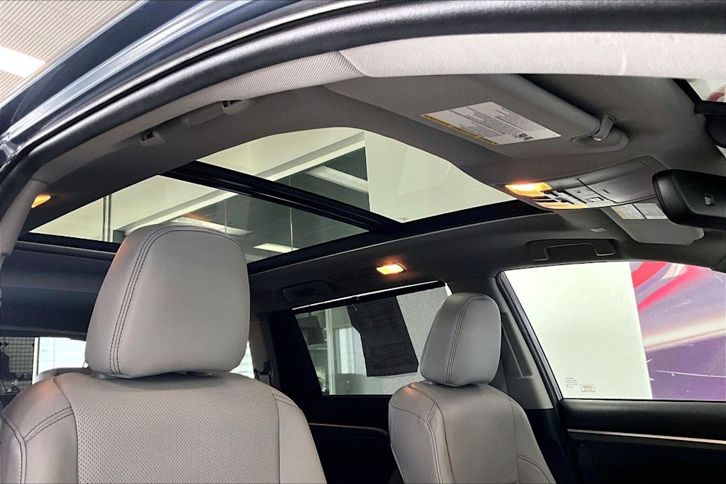 Thumbnail: 2019 Toyota Highlander - 28