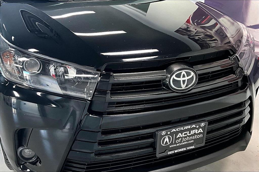 Thumbnail: 2019 Toyota Highlander - 30