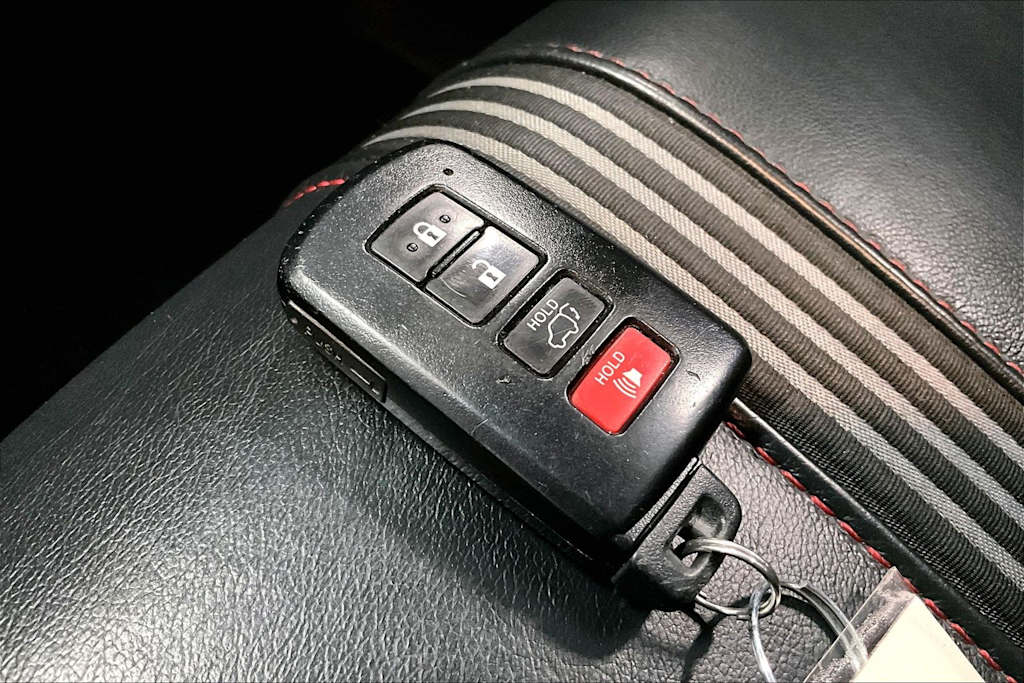 Thumbnail: 2019 Toyota Highlander - 17