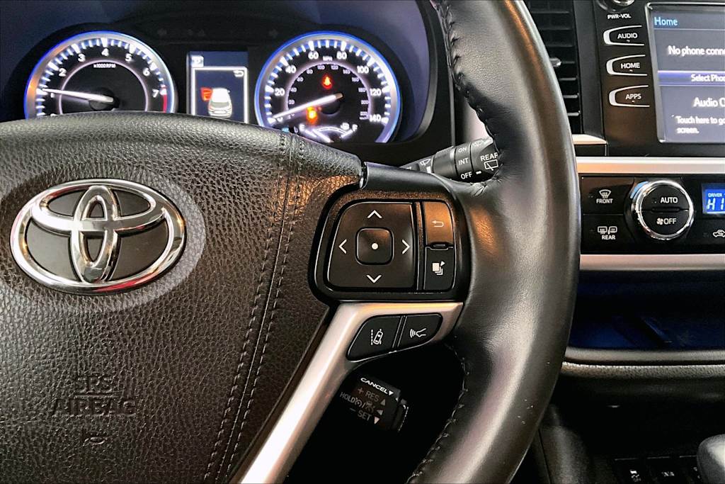 Thumbnail: 2019 Toyota Highlander - 22