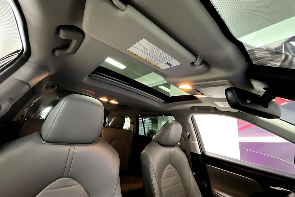 Thumbnail: 2023 Toyota Highlander - 28
