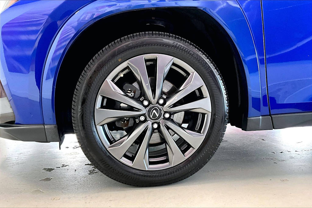 Thumbnail: 2023 Lexus UX - 7
