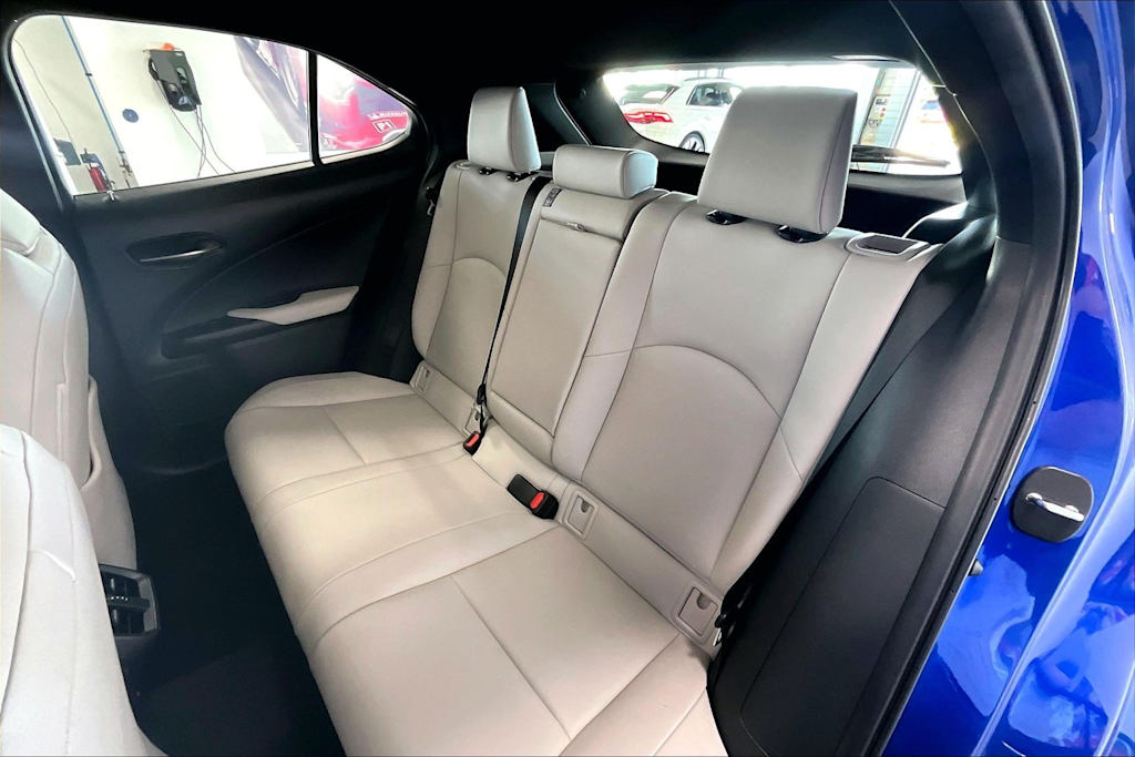 Thumbnail: 2023 Lexus UX - 26