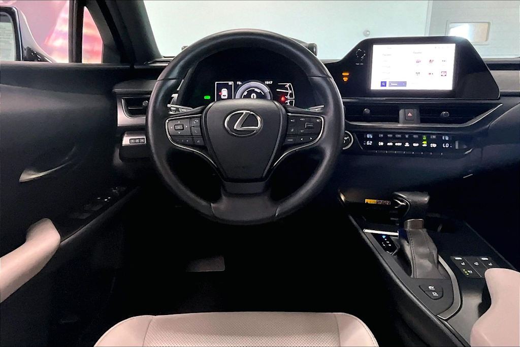 Thumbnail: 2023 Lexus UX - 12