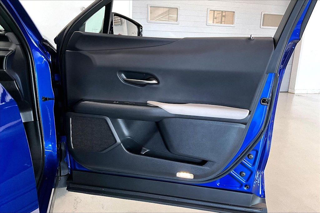 Thumbnail: 2023 Lexus UX - 25