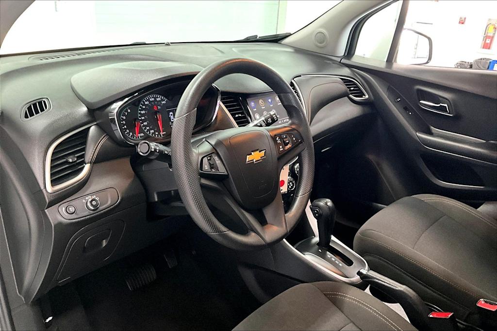 Thumbnail: 2022 Chevrolet Trax - 2