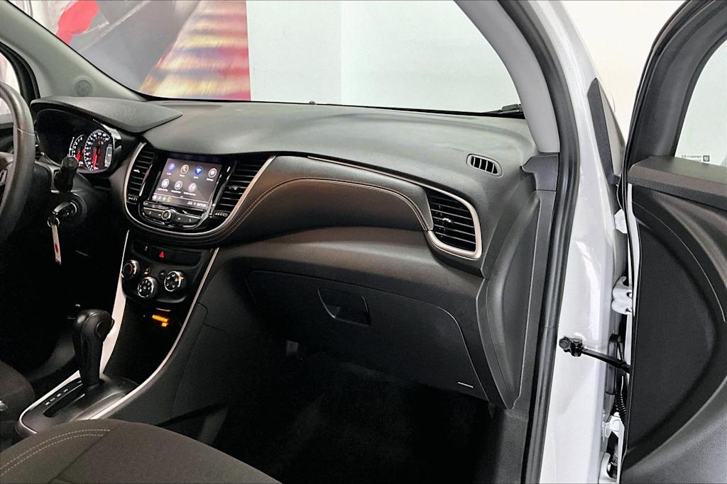 Thumbnail: 2022 Chevrolet Trax - 23