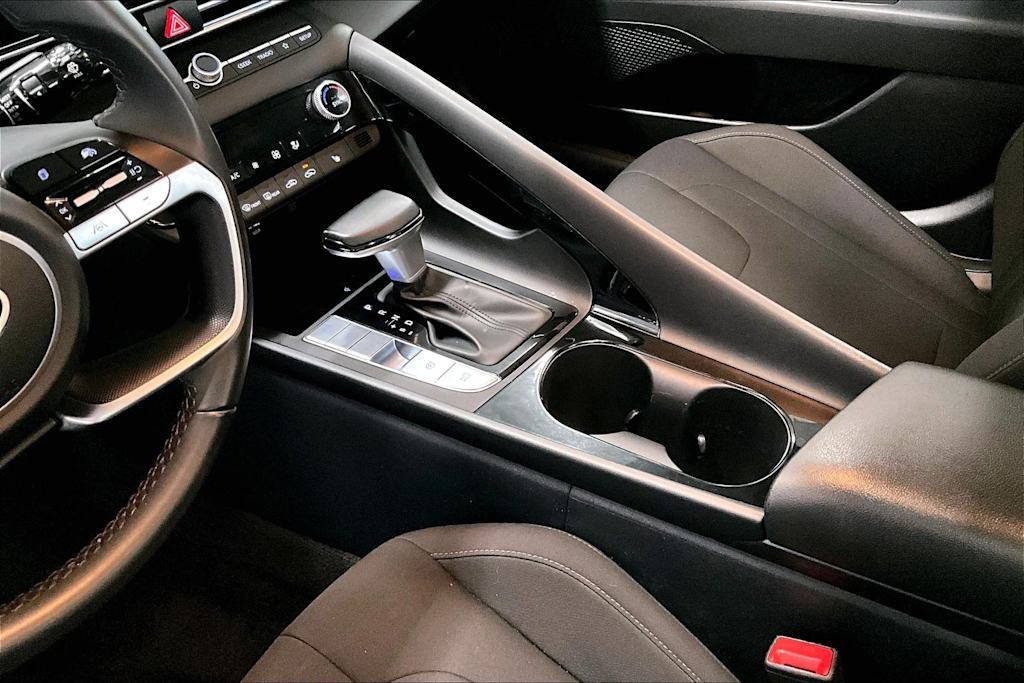 Thumbnail: 2024 Hyundai Elantra - 15