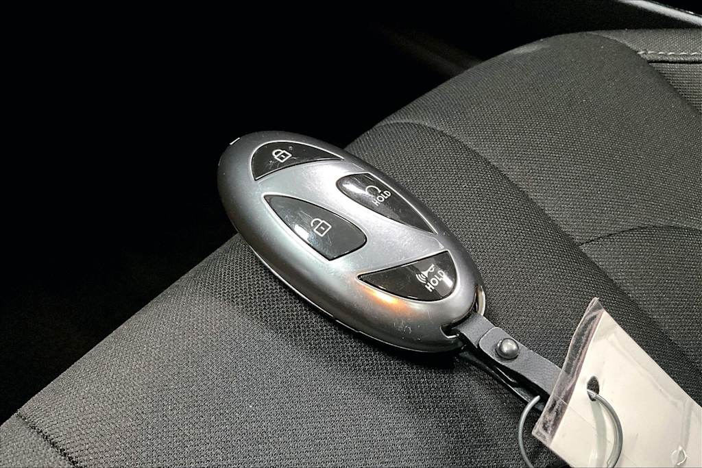 Thumbnail: 2024 Hyundai Elantra - 18